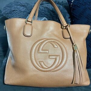 “Gucci” grained leather soho bag
🛑Sold🛑